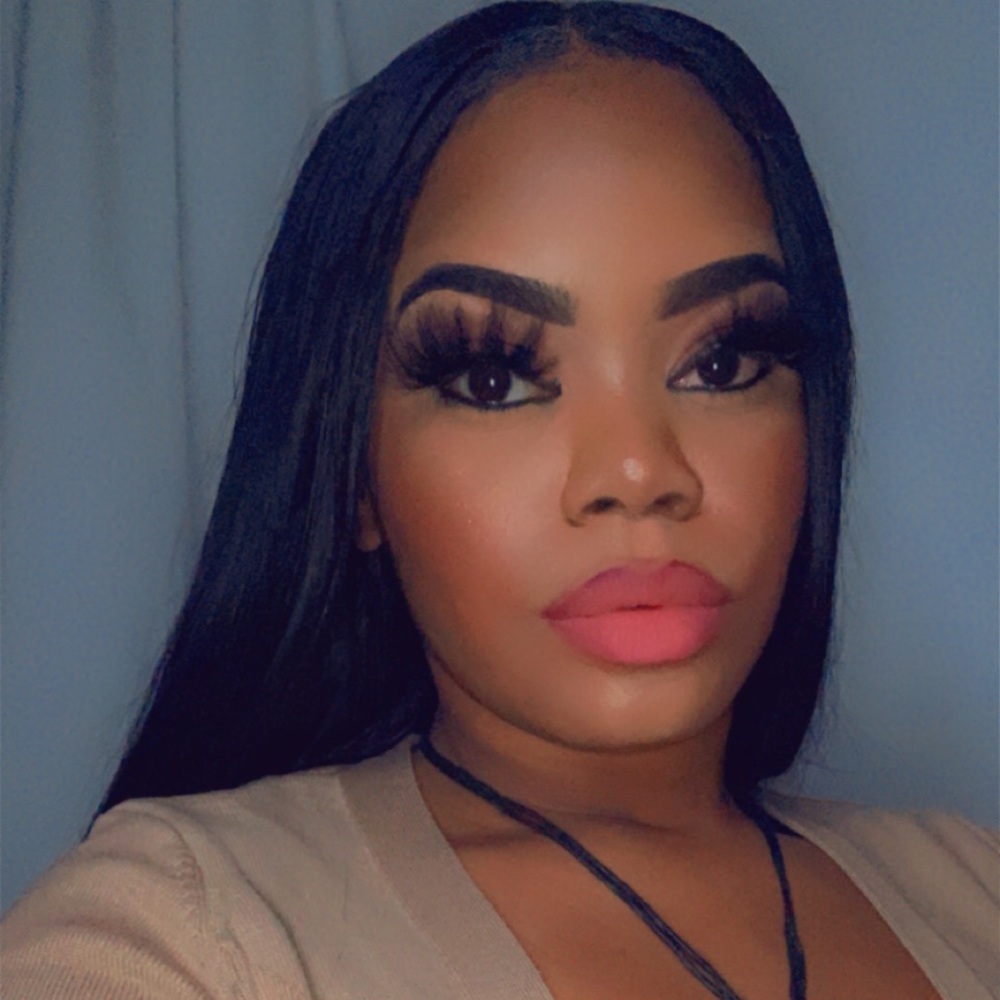 Meet your Posher, Andrea